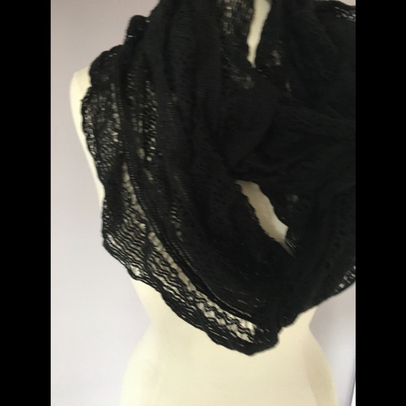 NWOT Black Lace Acrylic Infinity Wrap Scarf - Picture 3 of 5